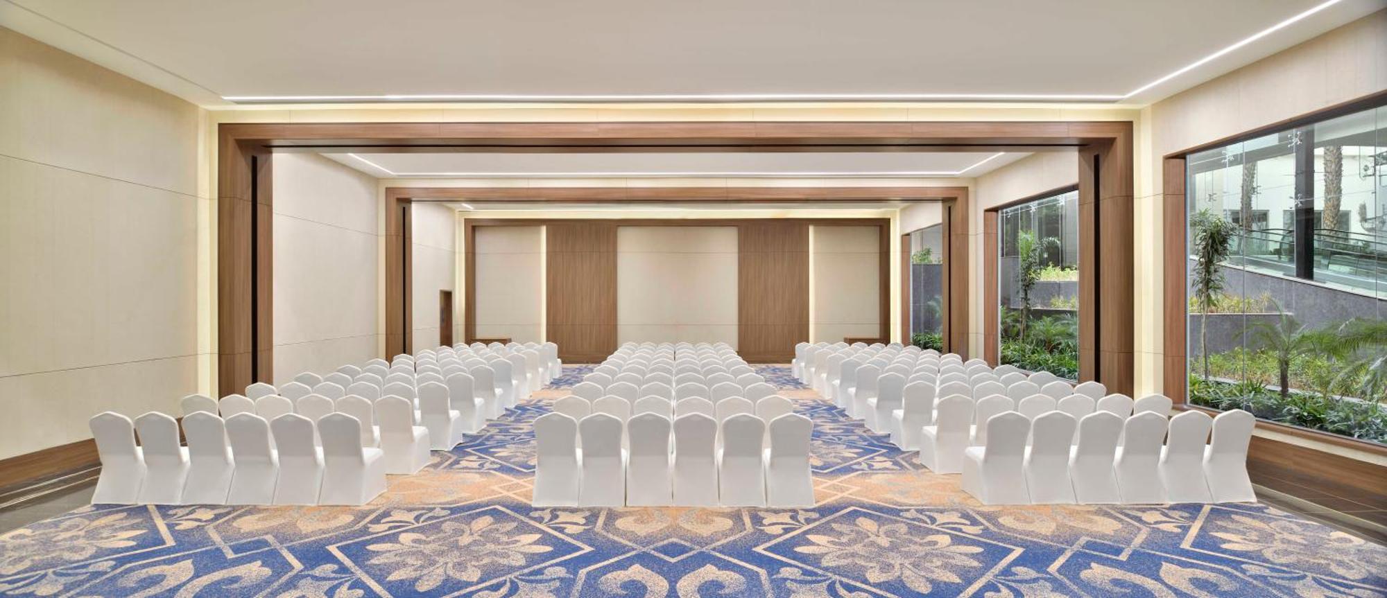 Sheraton Grand Bengaluru Whitefield Hotel & Convention Center Esterno foto