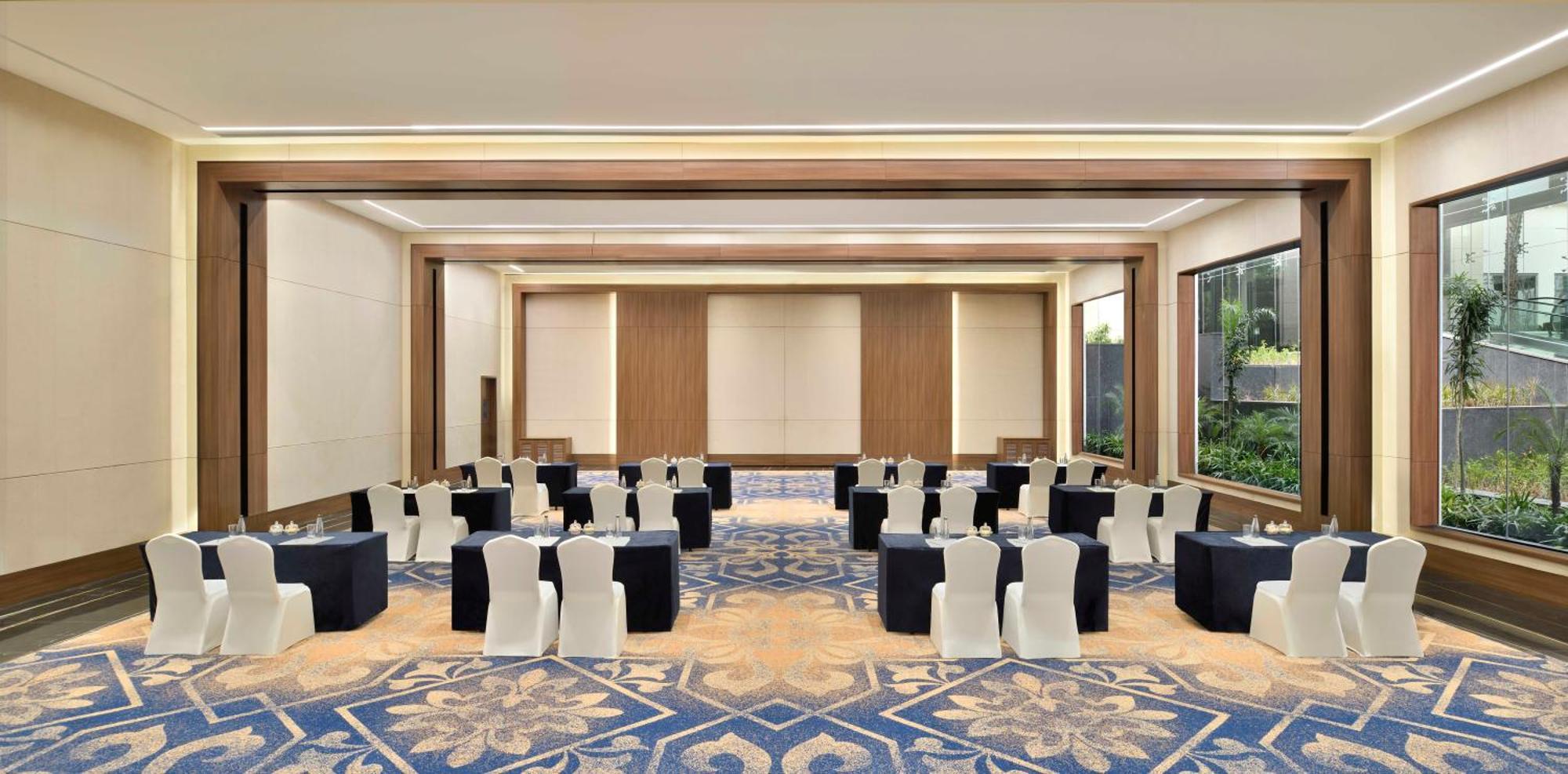 Sheraton Grand Bengaluru Whitefield Hotel & Convention Center Esterno foto