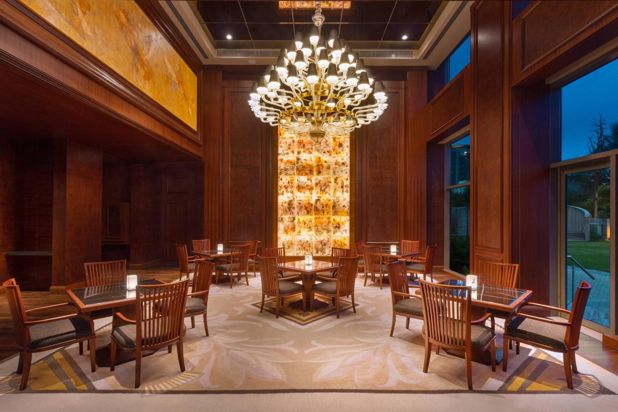 Sheraton Grand Bengaluru Whitefield Hotel & Convention Center Esterno foto