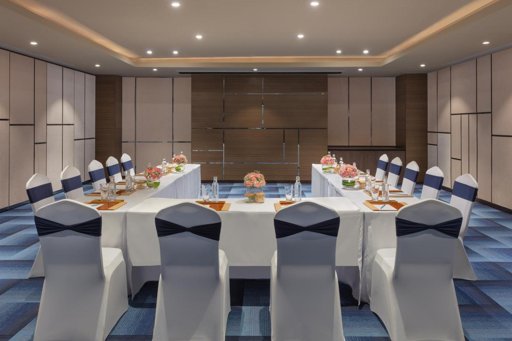 Sheraton Grand Bengaluru Whitefield Hotel & Convention Center Esterno foto