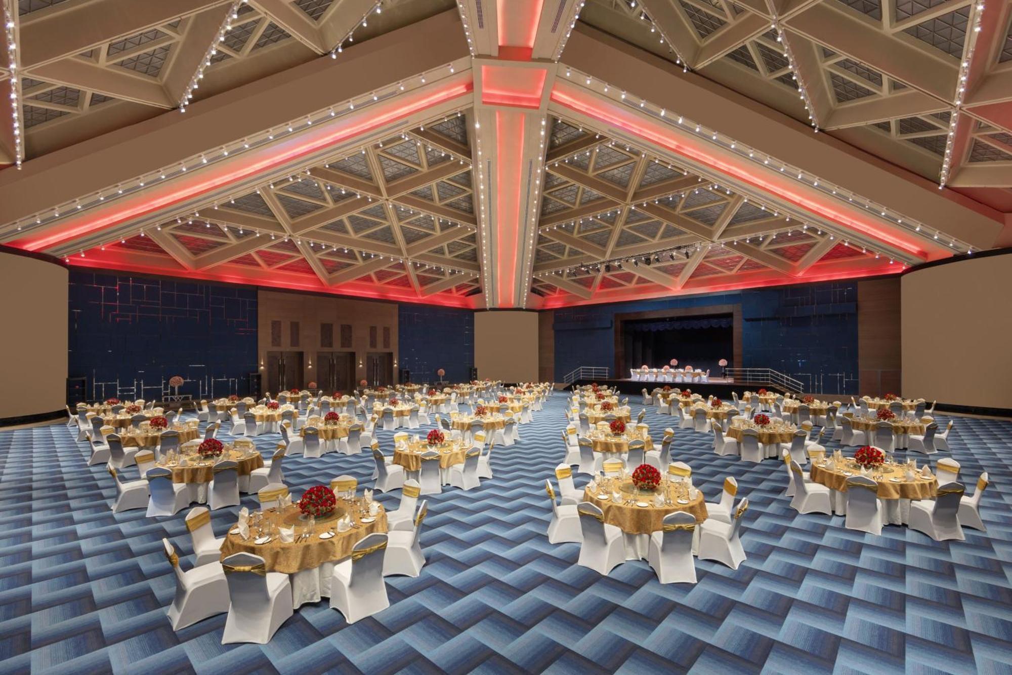 Sheraton Grand Bengaluru Whitefield Hotel & Convention Center Esterno foto