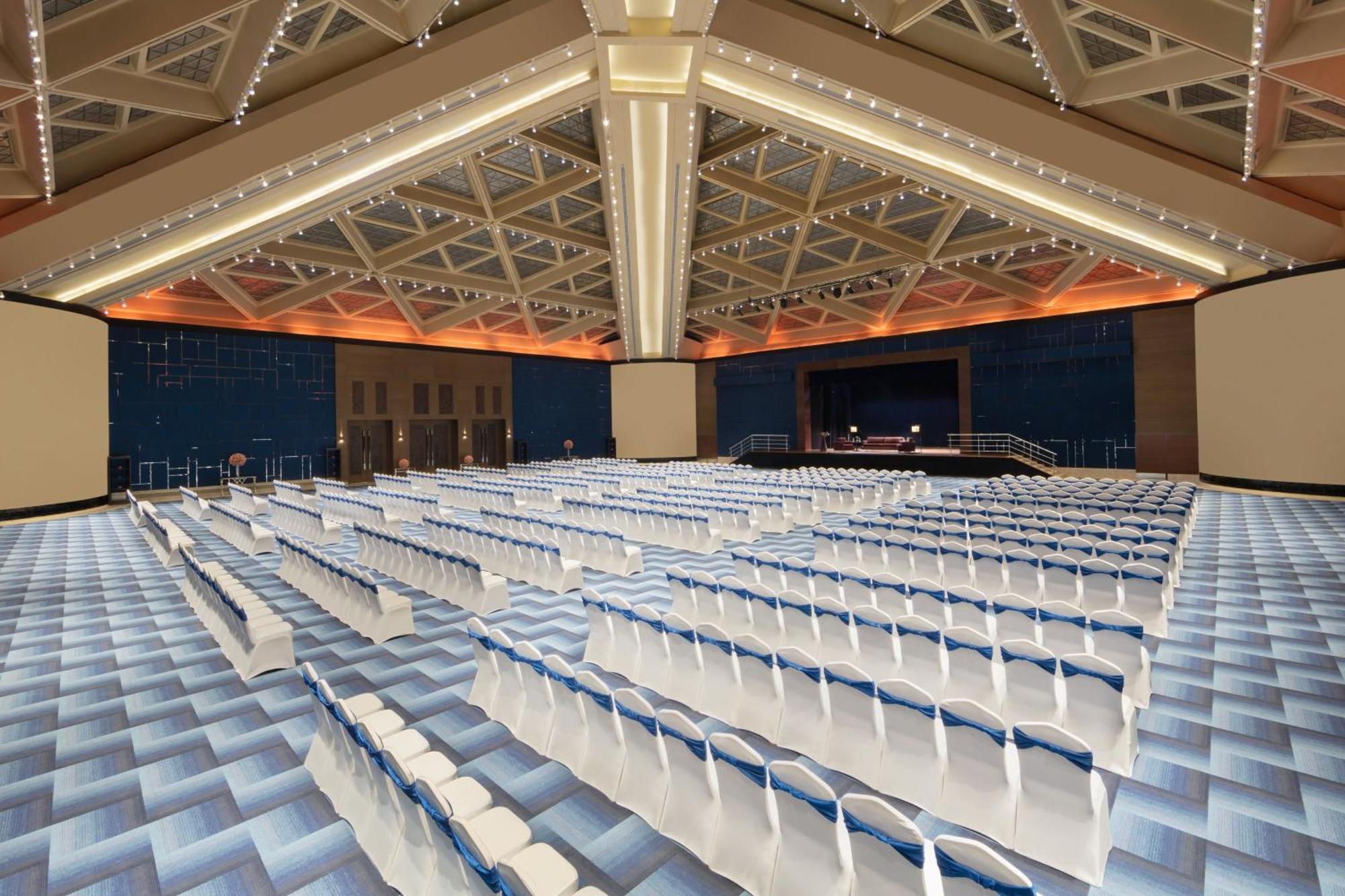 Sheraton Grand Bengaluru Whitefield Hotel & Convention Center Esterno foto