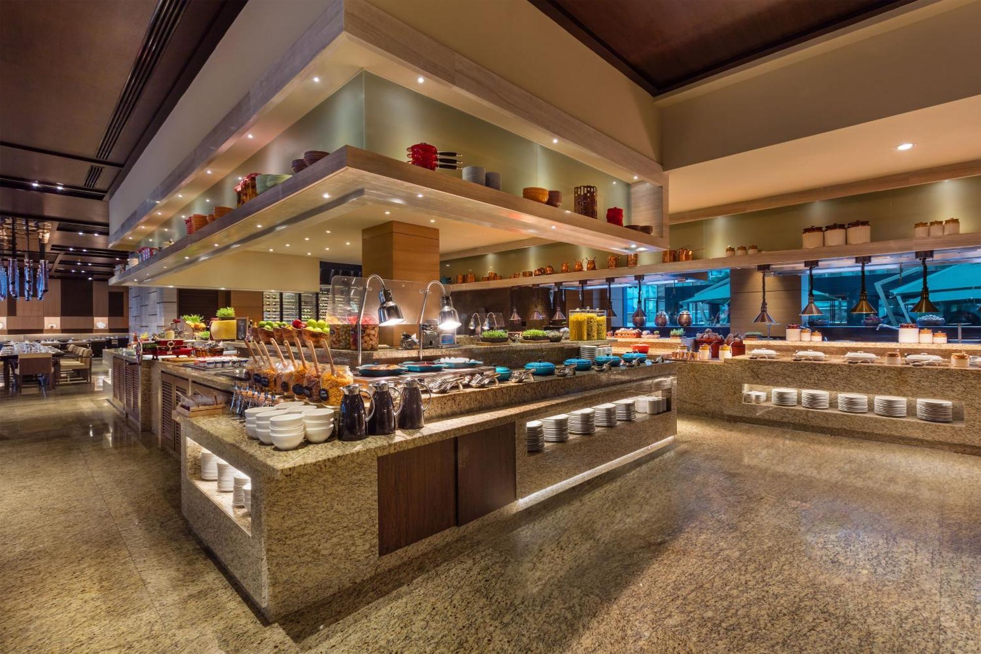 Sheraton Grand Bengaluru Whitefield Hotel & Convention Center Esterno foto