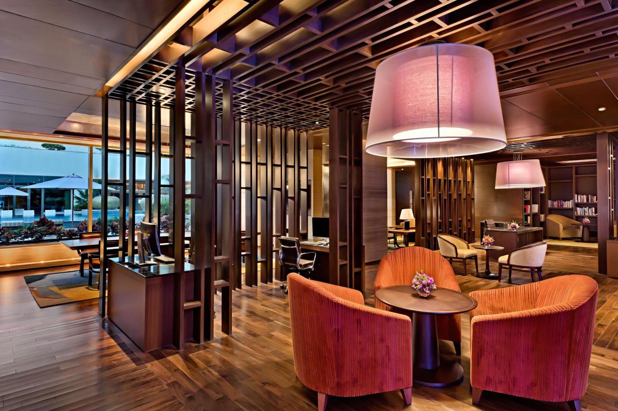 Sheraton Grand Bengaluru Whitefield Hotel & Convention Center Esterno foto